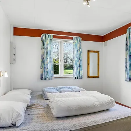 4 Bedroom Awesome In *