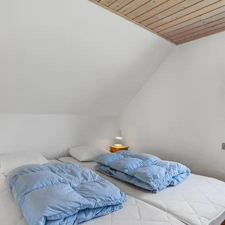 4 Bedroom Awesome In Semesterbostad *