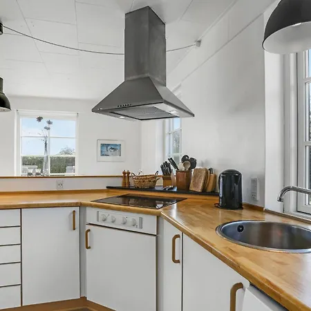 4 Bedroom Awesome In Semesterbostad