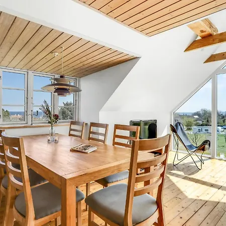 4 Bedroom Awesome In