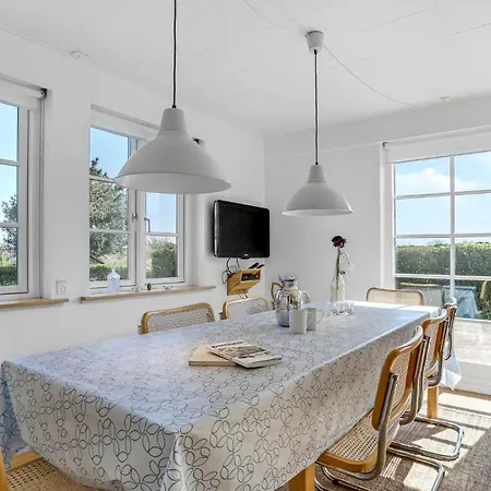 4 Bedroom Awesome In Semesterbostad